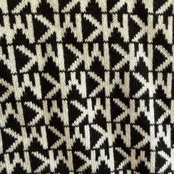 Michael Kors 100% Acrylic Mk Monogram Scarf Black White Jacquard Knit Wrap - Picture 4 of 9